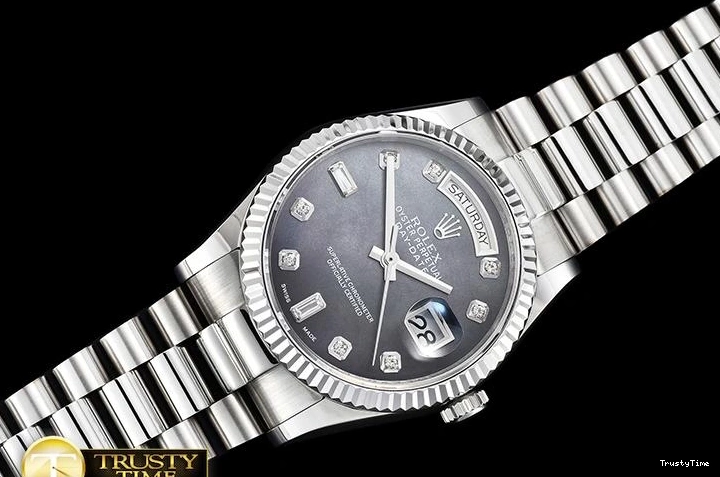 0114 RDD0214B – DayDate 36mm GoAnywhere 682